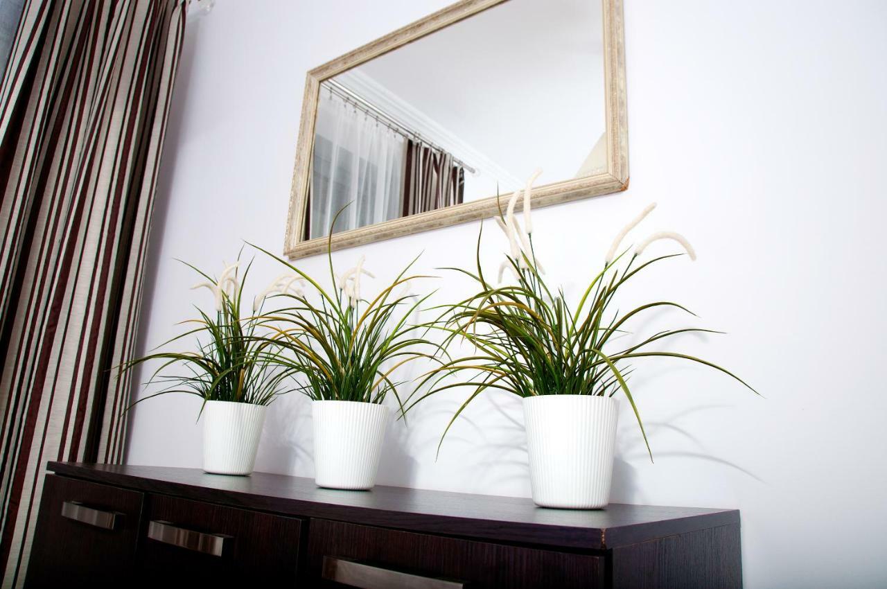Apartament Ikar - 2 Pokojowy Przy Morzu Z Wlasnym Ogrodkiem Pobierowo Luaran gambar